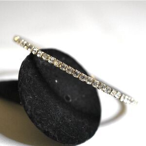 Divine Dainty Crystal Inset Gold Tone Formal Party Glam 6" Tennis Y2K  Bracelet